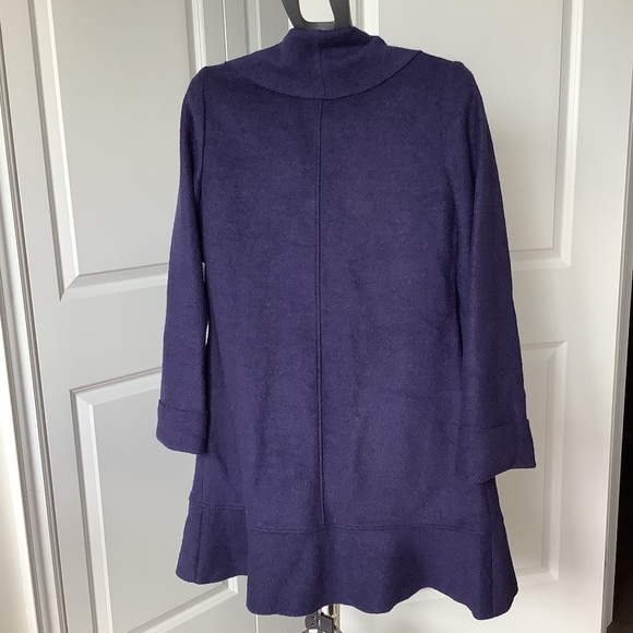 Novelti wrap coat w/tag. navy, small (style accommodates larger sizes) - Picture 4 of 9